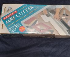 Logan mounting board cutter