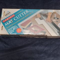 Logan mounting board cutter