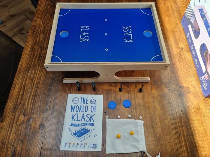 Klask magnetic dexterity board game