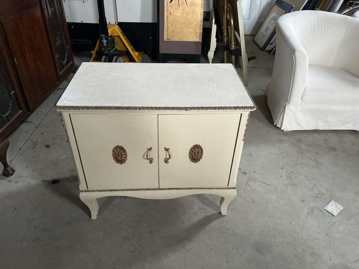 Vintage storage press