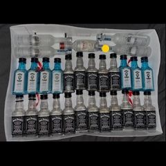 Hennessy Cognac Gin vodka whiskey empty mini Bottle Hennessy Cognac absolut vodka belveder gin Bombay whiskey Jack Daniels belveder paddy powers Jameson bacardi jagermeister Empty Bottles