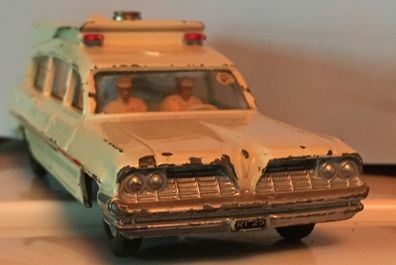 Dinky Toys 1/43 Pontiac Superior Criterion Ambulance