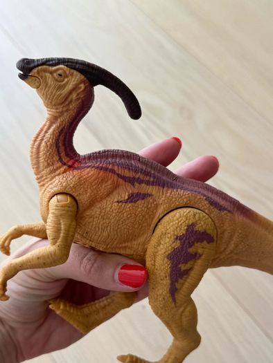 Mattel Jurassic World: The Chaos Theory Netflix - Wild Roar Parasaurolophus Dinosaur Figure with Luminous Bioluminescence Backlight and Roar Sound