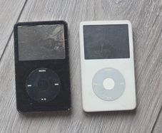 2 x iPod 5th Gen Classic 30gb (Free Post)