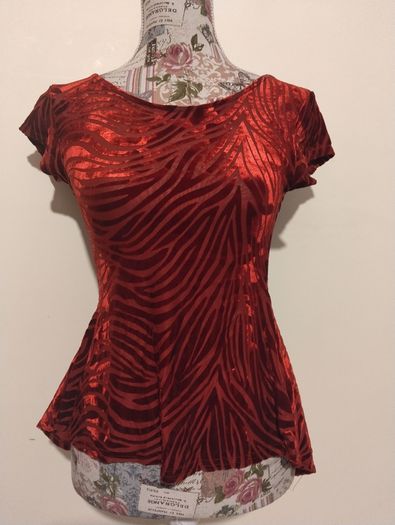 Red Velvet Kiah Top, New With Tags