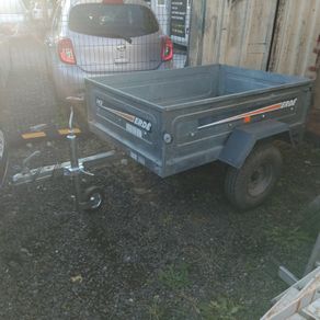 Trailer Erde