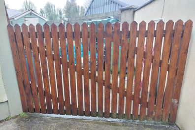 Large side gate