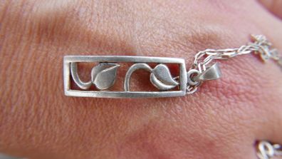 Vintage Sterling Silver 925 Floral Pendant  and Sterling Silver Chain 3g