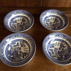 4 Willow pattern cereal bowls