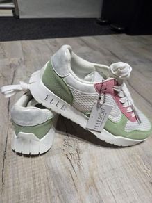 Elle Sport trainers