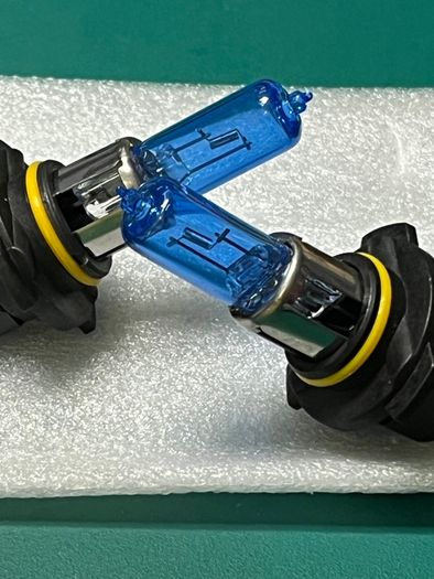 Pair of 9005 (HB3) Xenon White Halogen Headlight Bulbs - 12V 65W