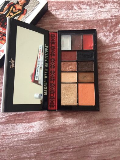 Rude queen of hearts palette