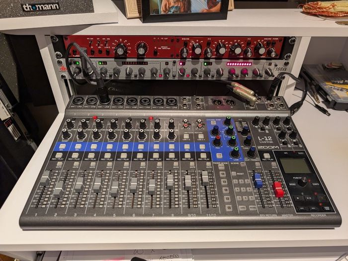 ZOOM LiveTrak L12 (1st edition)