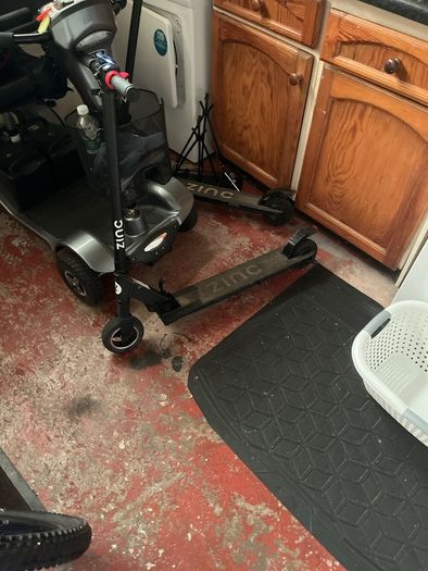 Zinc e scooter