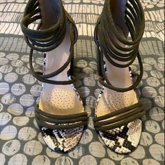Size uk4 Khaki shoes