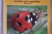 The Organic Handbook 2 / Pests / How to Control them on fruit &amp; vegetables / 2000