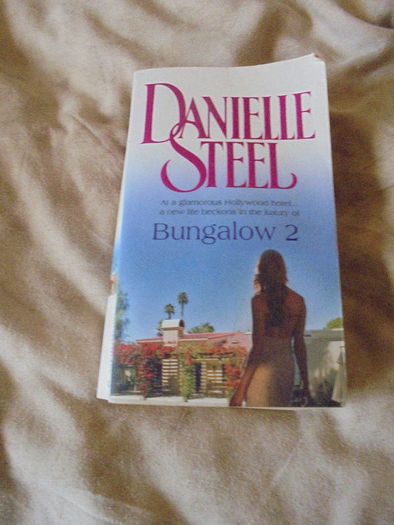 Danielle Steel - Bungalow 2 Book for Sale