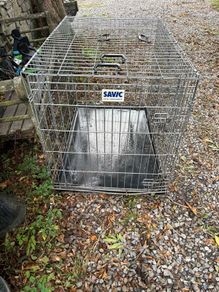 Large dog cage '. Folds flat