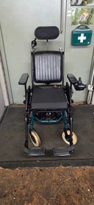 Electric wheelchair