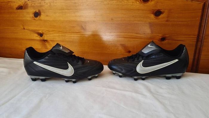 2010 nike premier II fg boots Size 6 eu 40 black leather in excellent condition