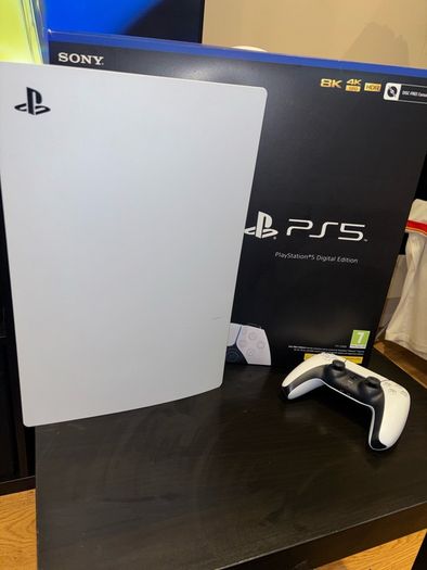 PS5 Digital + Controller