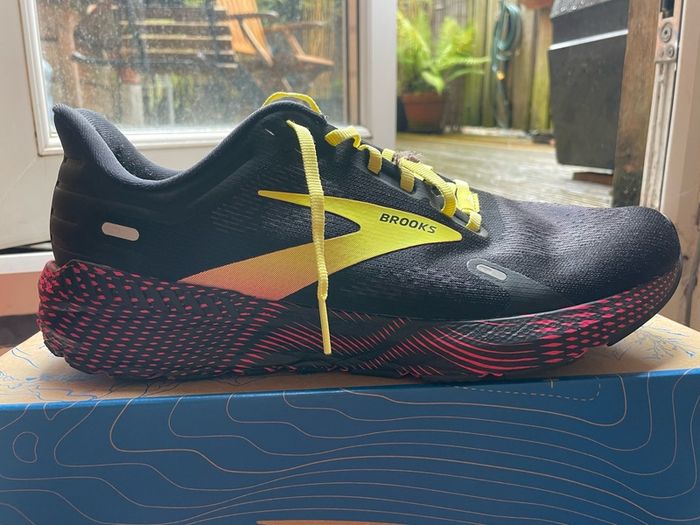 Brooks launch 9 GTS size UK 10