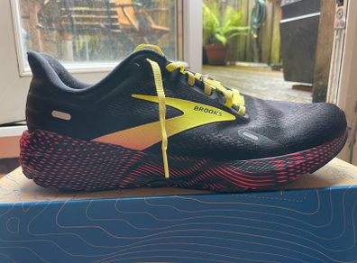 Brooks launch 9 GTS size UK 10