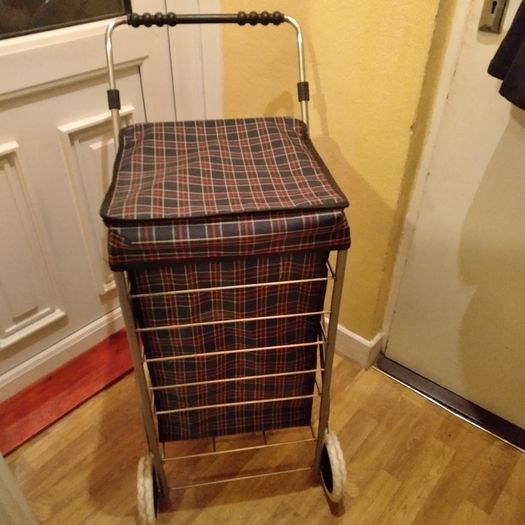 4 Wheel Shopping Trolley (can deliver)