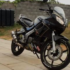 Honda cbr125r 2005