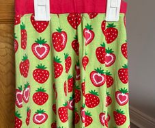 Max strawberry skirt