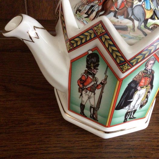Sadler Kings and Queens series Battle of Waterloo teapot