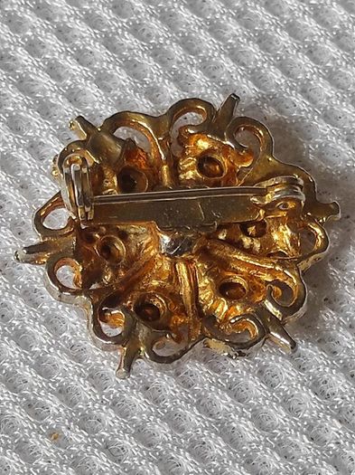 brooch
