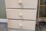 Bedside lockers