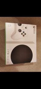 Xbox Series S 512GB white, opened box but never turned on and comes with starfield console magnetic wrap