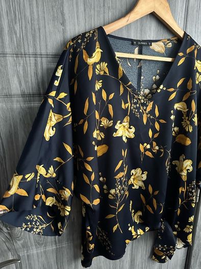 Ladies Top - M
