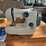 sewing machine Image 2