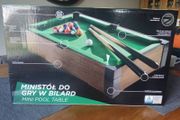 Mini pool table