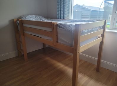Mid sleeper