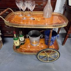 drinks trolley