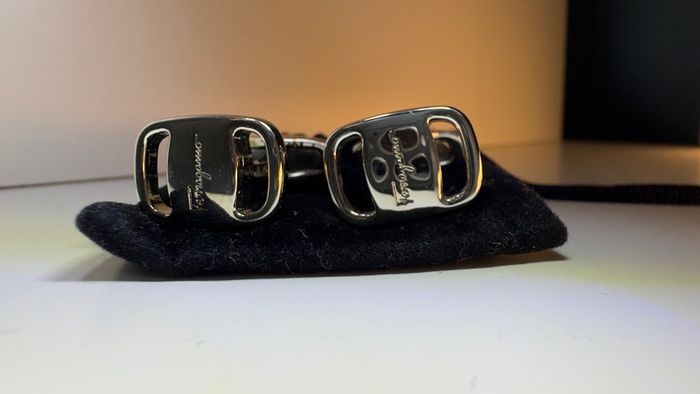 Cufflinks