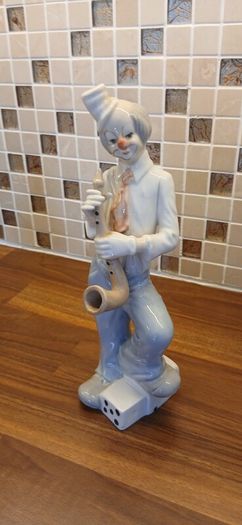porcelain Spanish pieces