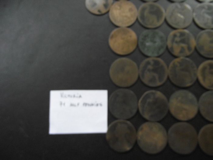 Great Britain. Victoria. 71 coins x half penny