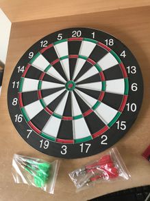 Dart board with 6 darts