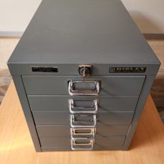 Metal cabinet