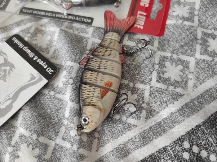Fishing Lure by Fishing Expert Tight Wobble and Wiggle Action 3D Eye New (B)