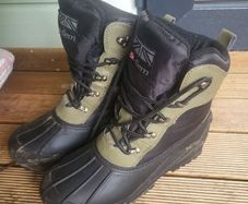 Size 7 lined boots