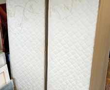 Free double bed base
