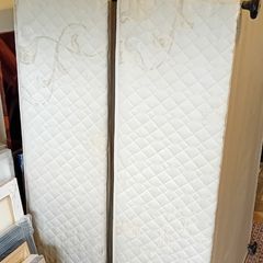 Free double bed base