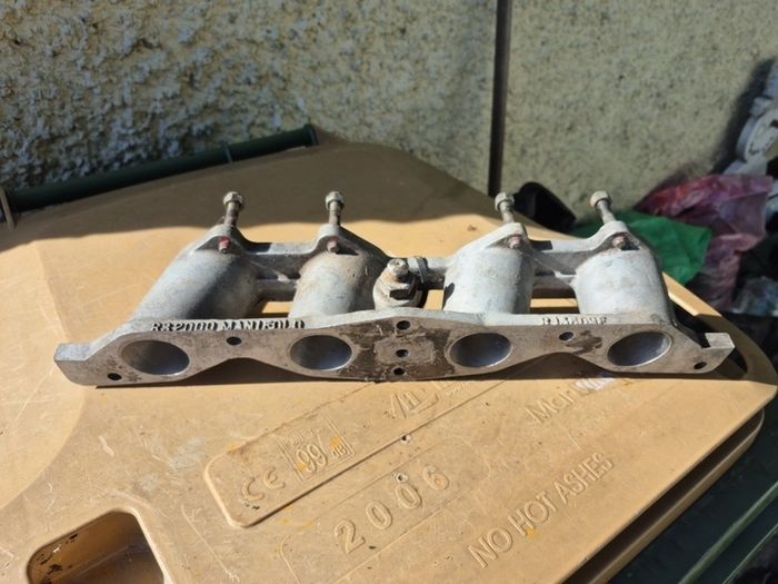 twin weber inlet manifold