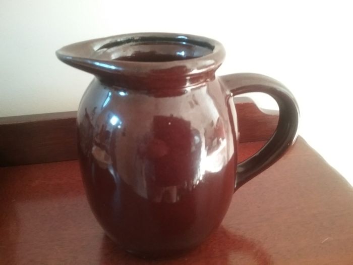 Pottery water jug